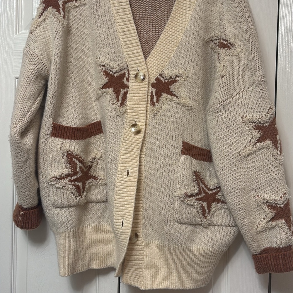 Buckle Oversized Cream and Brown Star Cardigan